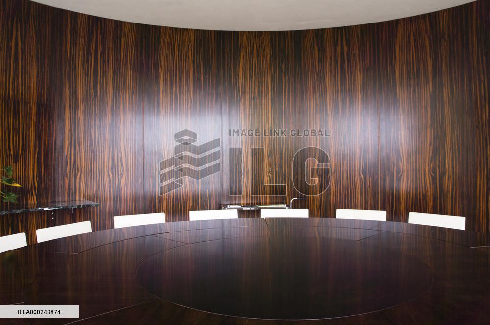 Villa Tugendhat, Makassar Ebony