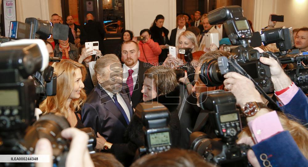 Karel Gott, Ivana Gottova, journalists