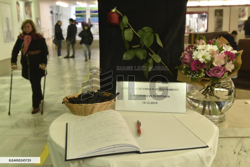 Shooting in the Ostrava hospital, number of fatalities thus rose to seven, condolence book