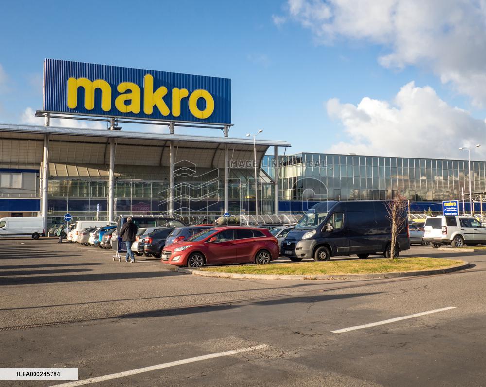 Makro store, logo