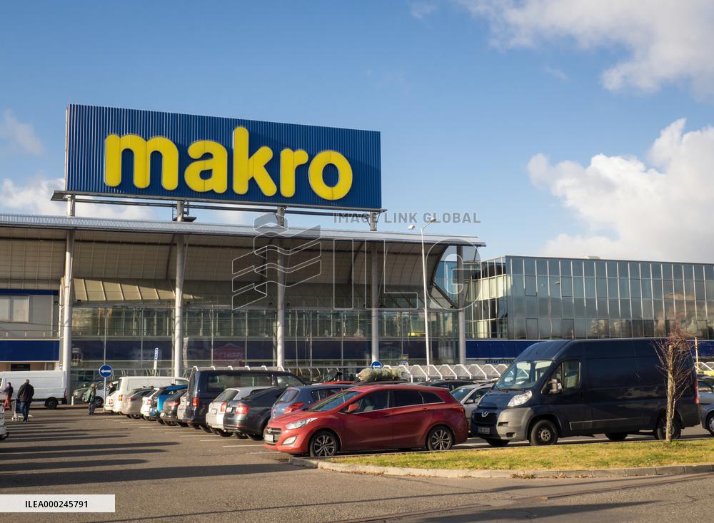Makro store, logo