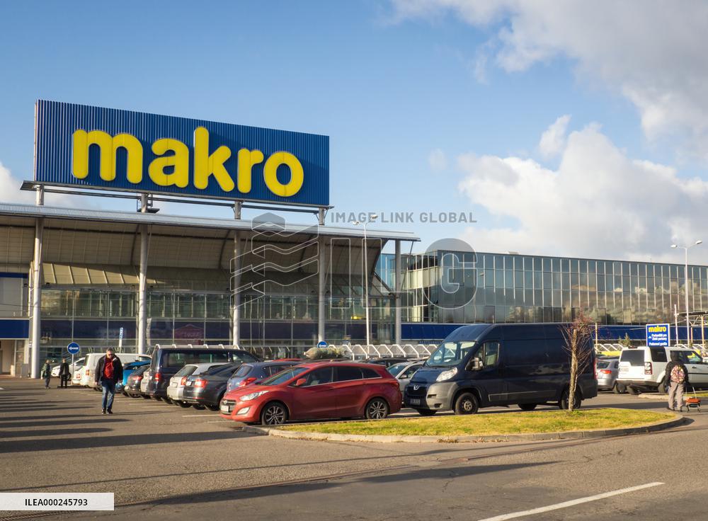 Makro store, logo