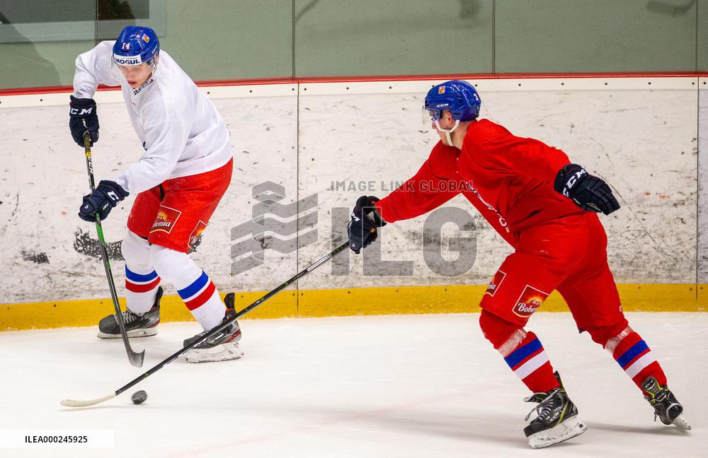 Jan Jenik, Karel Klikorka