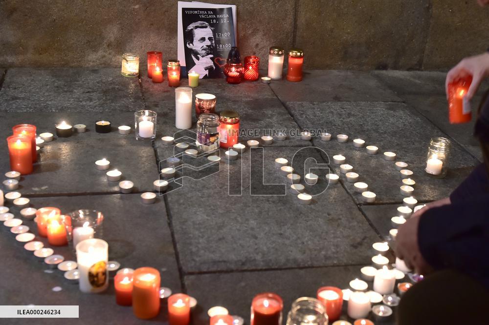 Vaclav Havel memorial, candles
