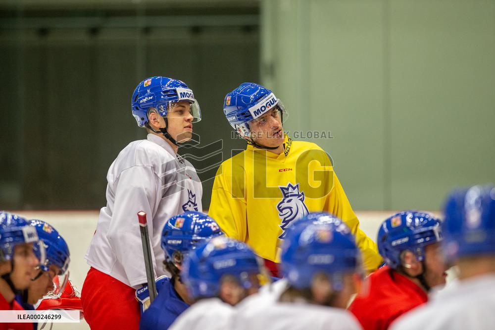 Matej Blumel, Jakub Lauko