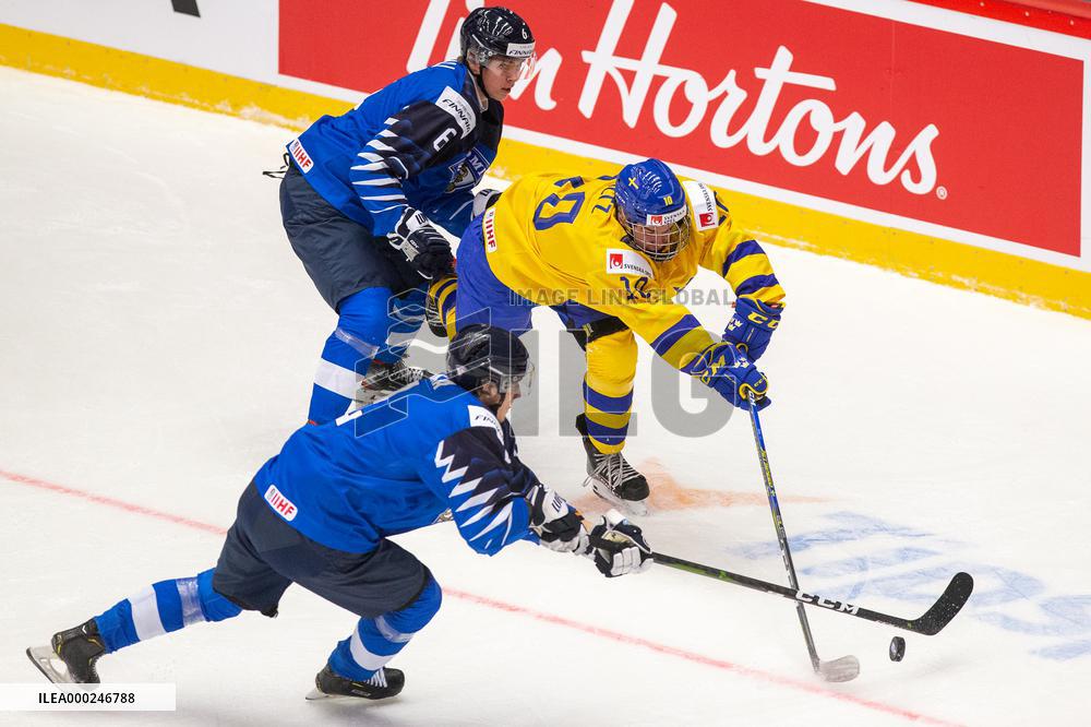 Peetro Seppala, Santeri Hatakka, Alexander Holtz