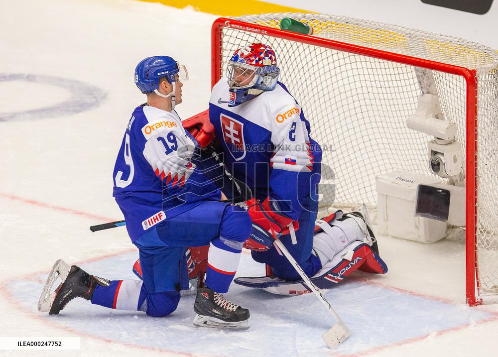 ROBERT DZUGAN, SAMUEL HLAVAJ