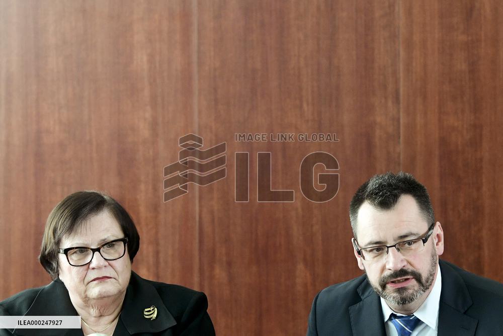 Marie Benesova, Lubos Dorfl