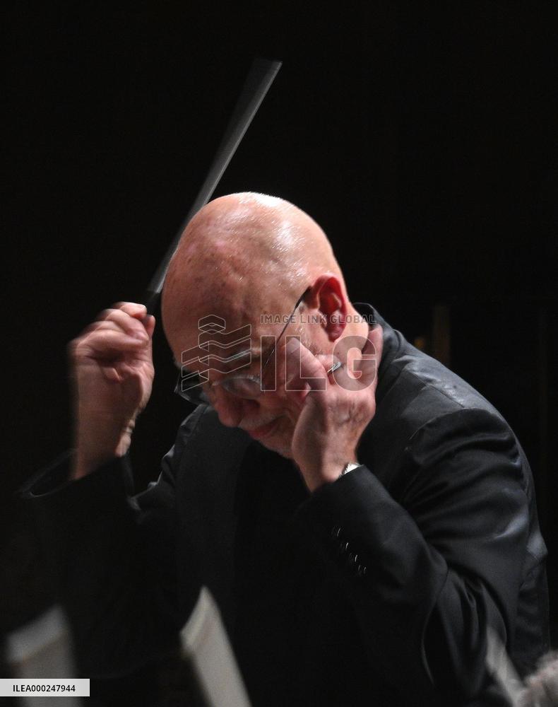 Dennis Russell Davies