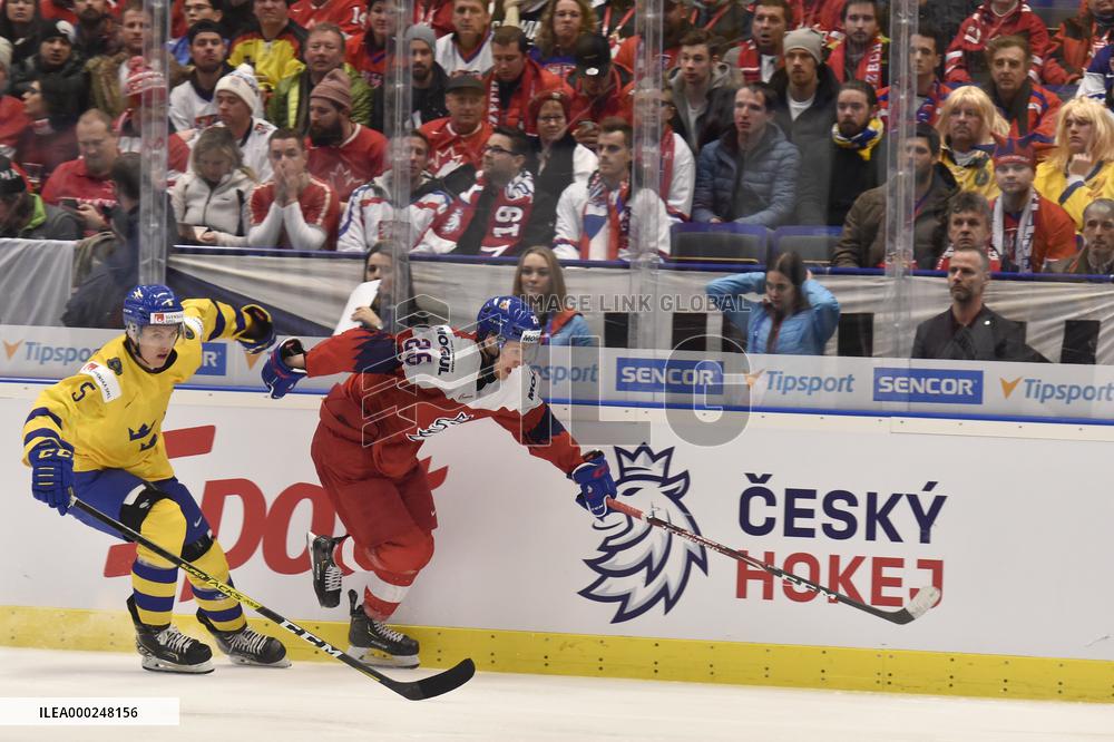 Philip Broberg, Adam Raska