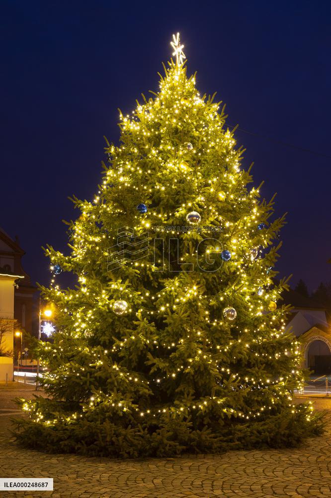 Stara Boleslav, city, town, building, square, Christmas tree, light