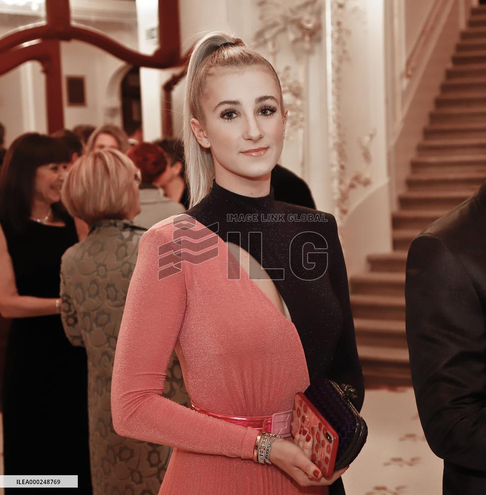 Babis's daughter Vivien Babisova, Prague's State Opera historical building