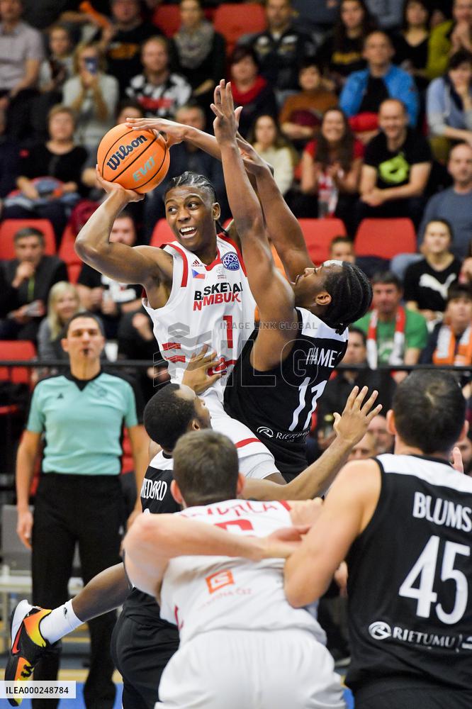 DEISHUAN BOOKER, XAVIER THAMES