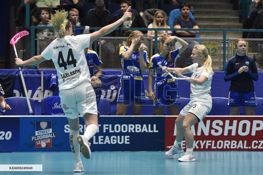 Jenna Taivaloja, Lisa Carlsson