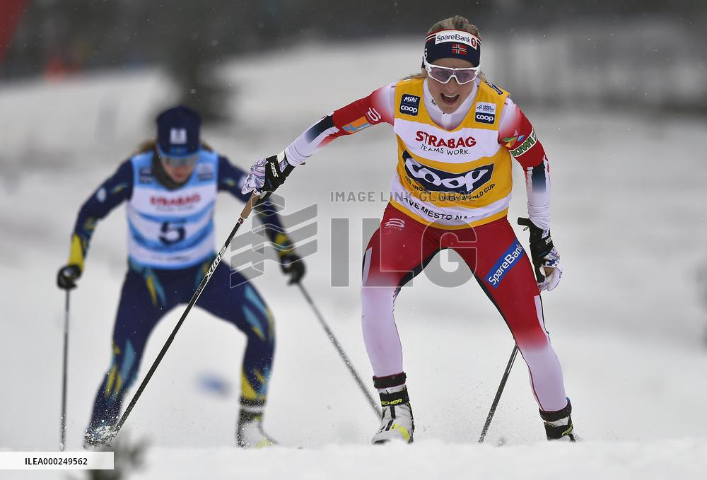 Therese Johaug, Valeriya Tyuleneva