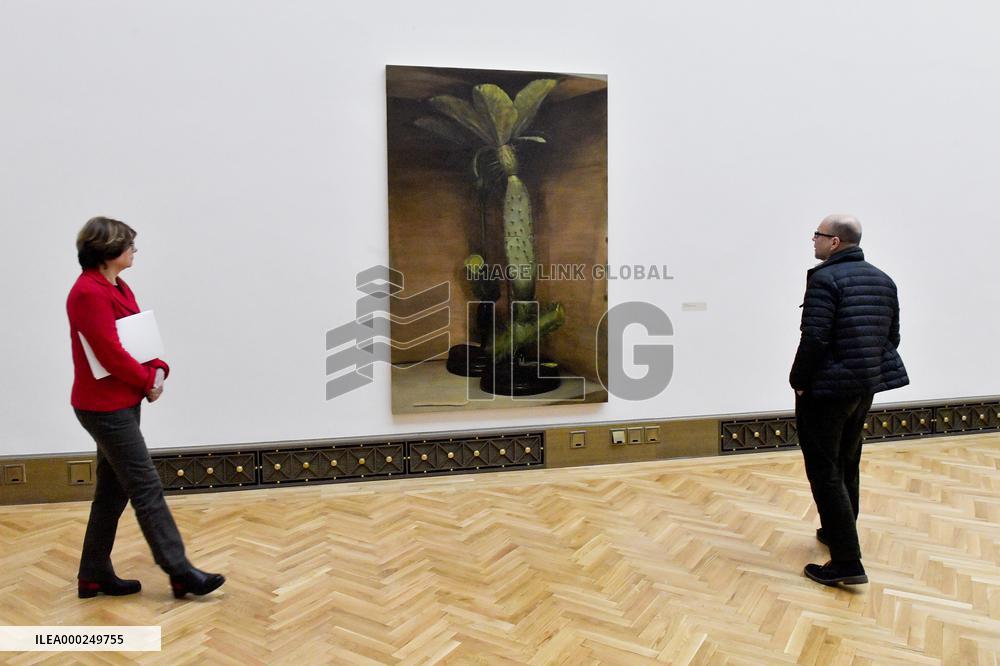 exhibition The Duck of Belgian painter Michael Borremans