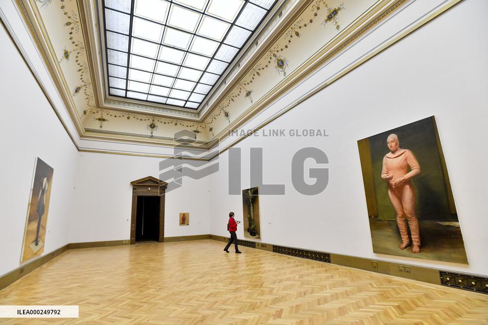 exhibition The Duck of Belgian painter Michael Borremans