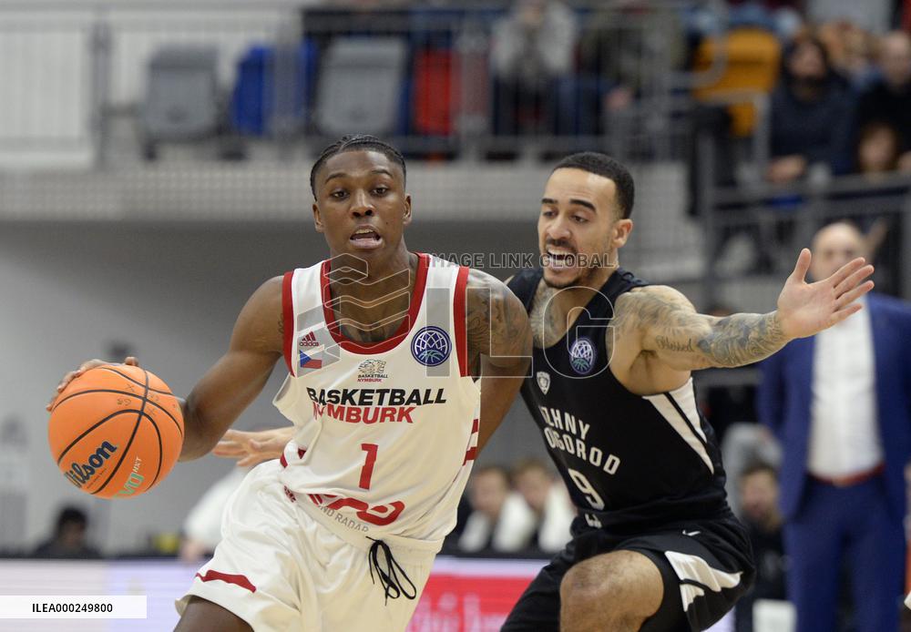 Deishuan Booker, Brandon Brown