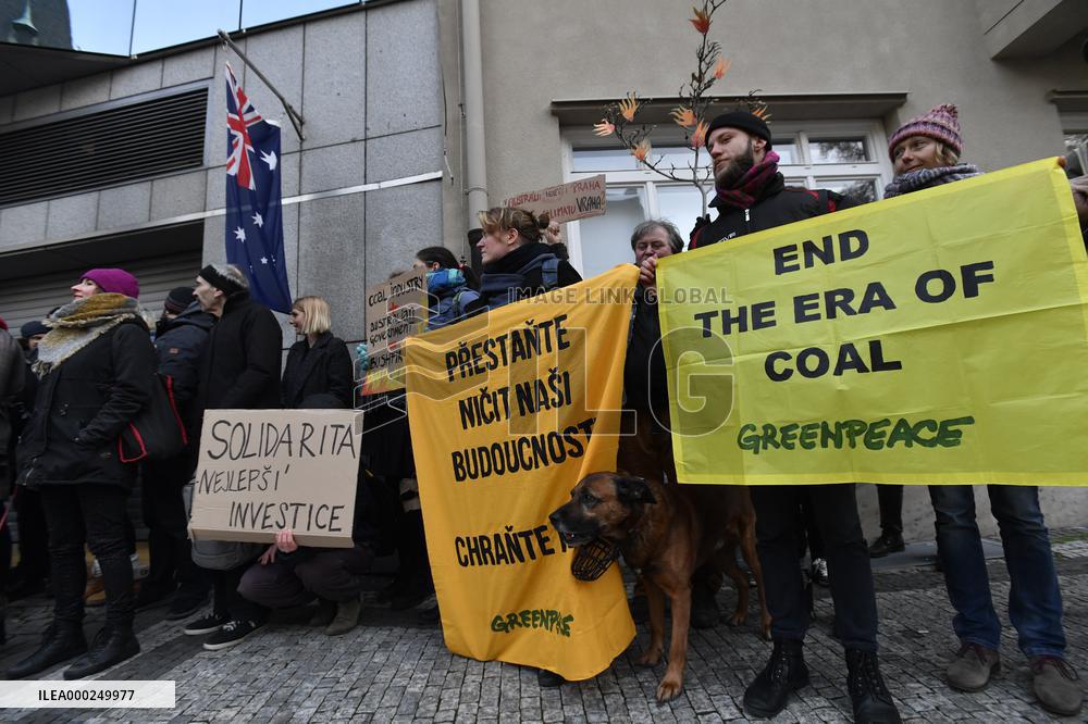 A demonstration to express solidarity with victims of fires in Australia, warn of climate policy, protection