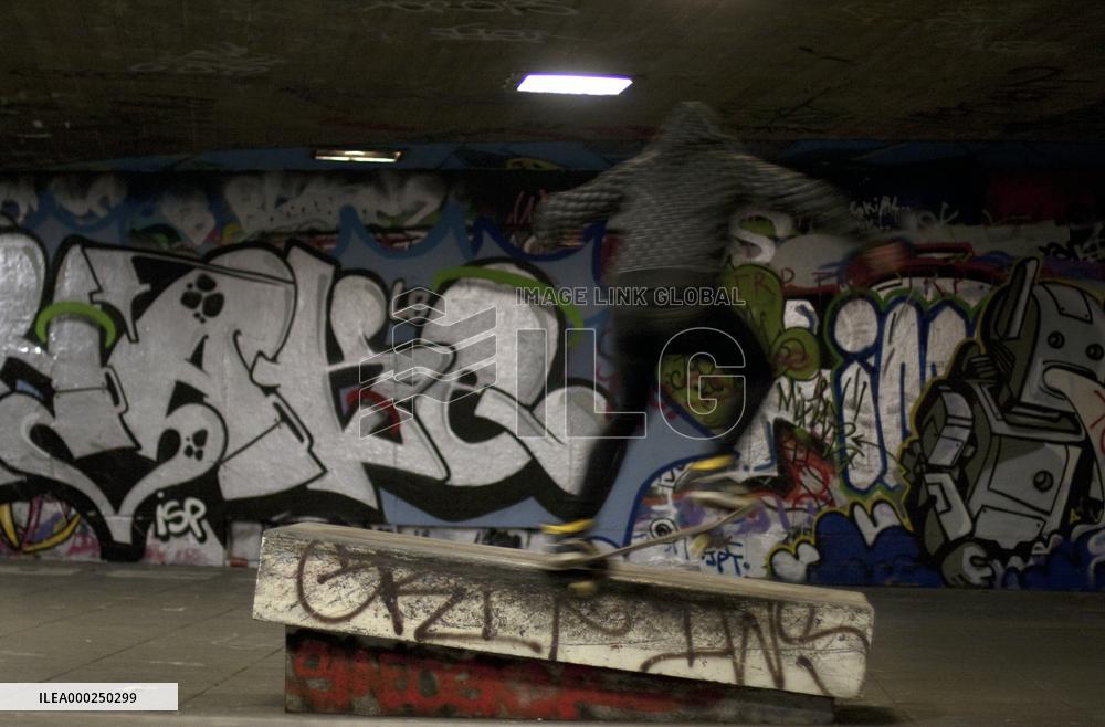 Boy, graffiti, skateboard
