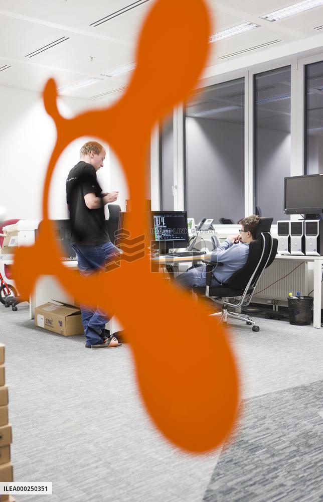 IT Crowd, office, Avast Software a.s company,  computer security application avast!, antivirus, freeware