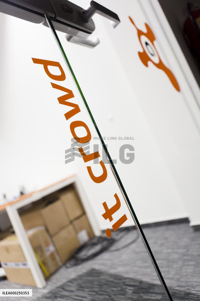 IT Crowd, office, Avast Software a.s company,  computer security application avast!, antivirus, freeware