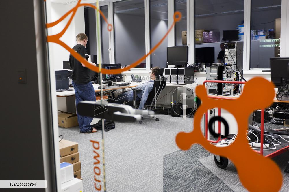 IT Crowd, office, Avast Software a.s company,  computer security application avast!, antivirus, freeware