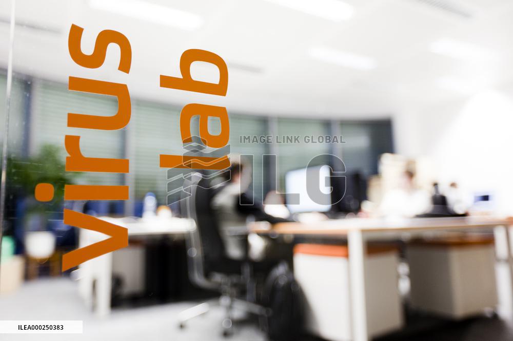 virus lab,office, Avast Software a.s company,  computer security application avast!, antivirus, freeware