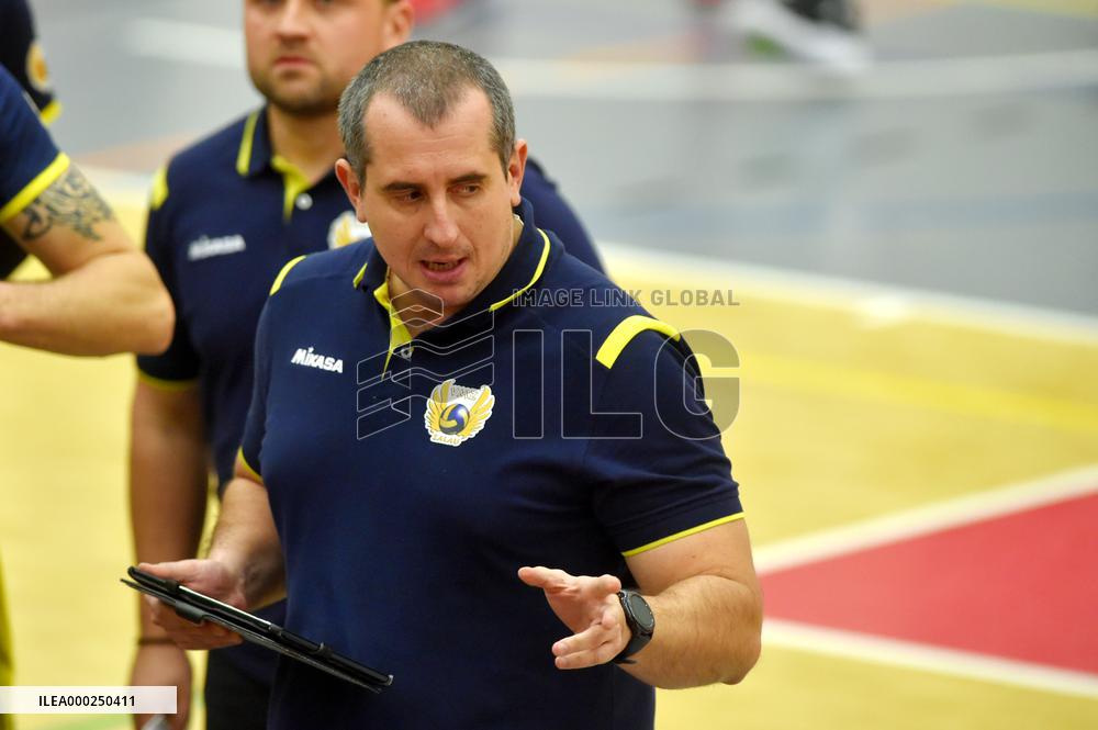 Bogdan Tanase