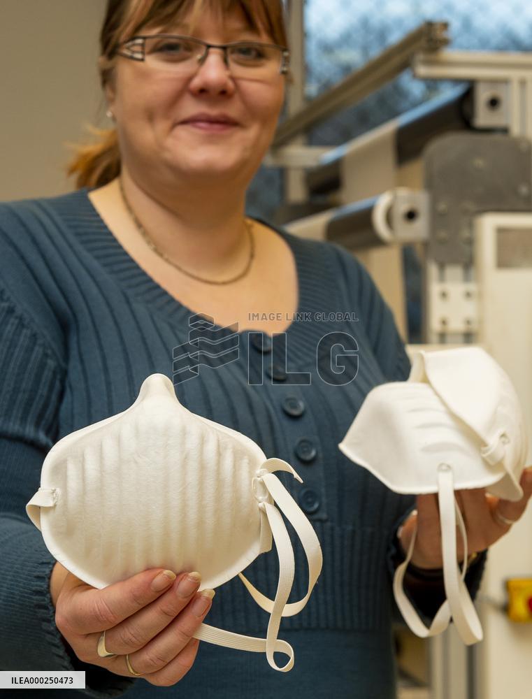 Daniela Jandova, respiratory mask, face mask