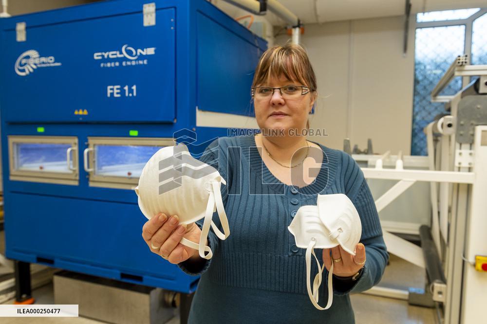 Daniela Jandova, respiratory mask, face mask