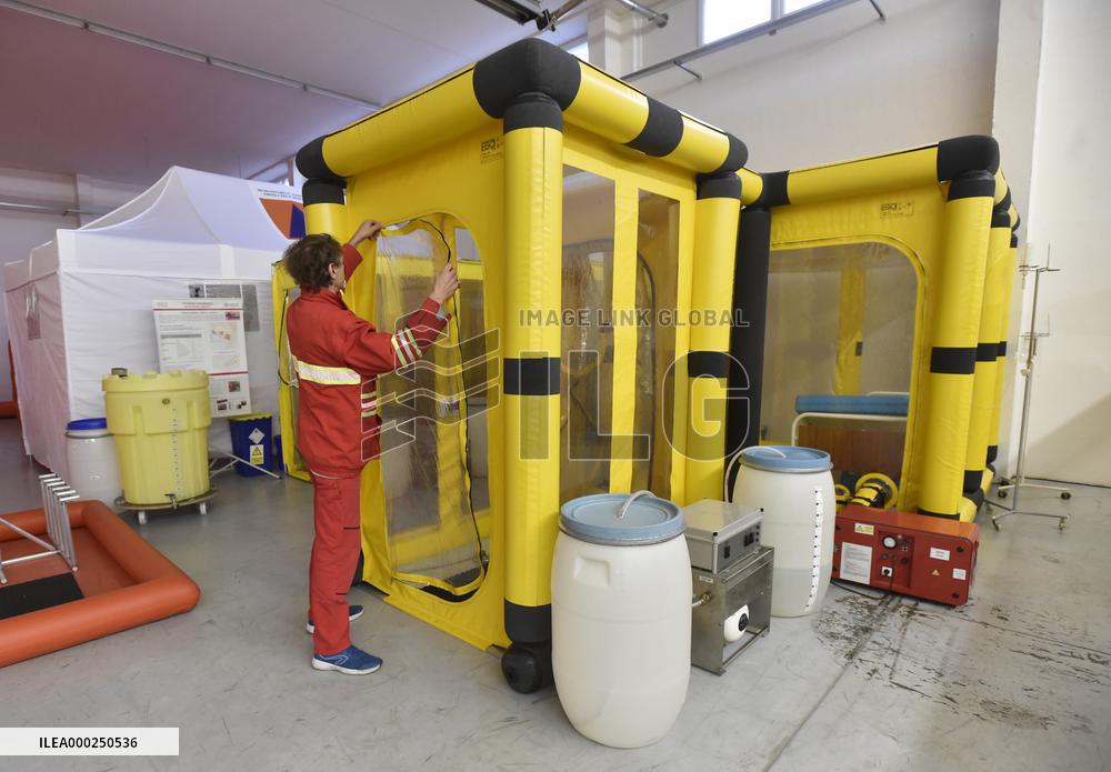 isolation negative pressure chamber on tubing construction Biobox