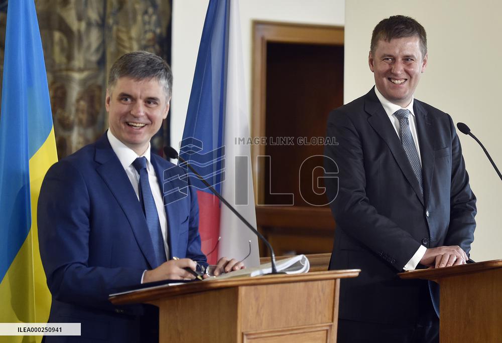 Tomas Petricek, Vadym Prystaiko