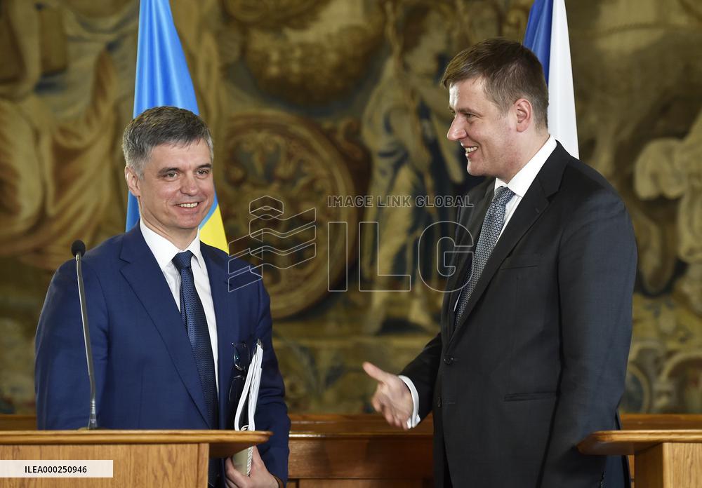 Tomas Petricek, Vadym Prystaiko