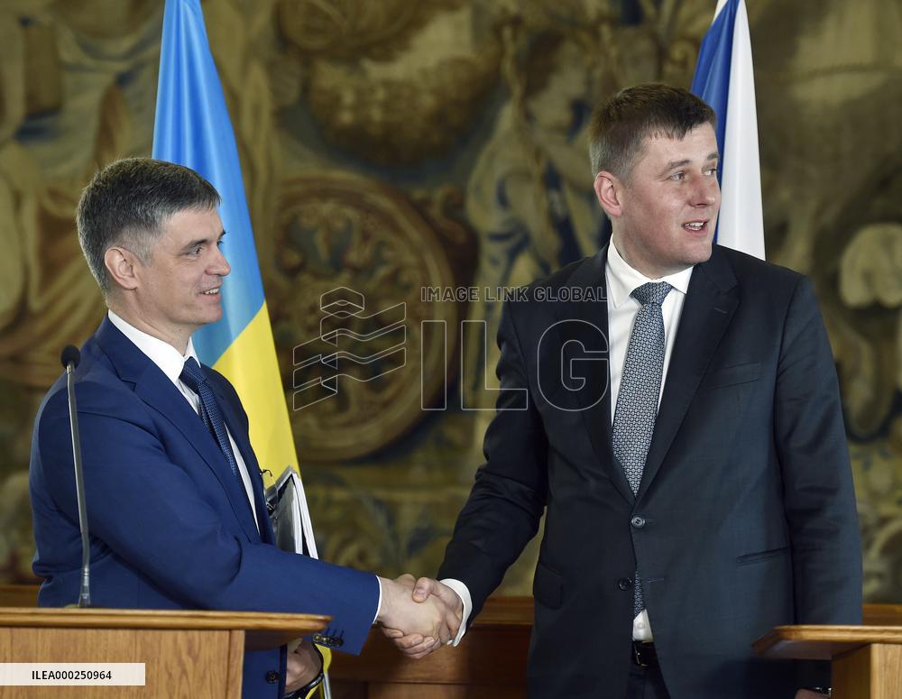 Tomas Petricek, Vadym Prystaiko