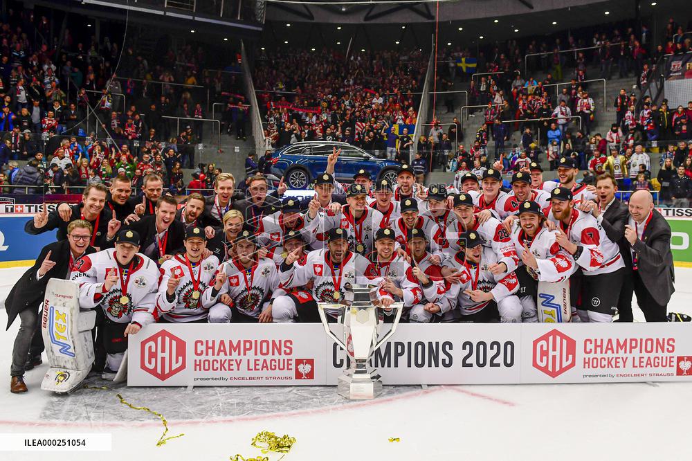 The Swedish team Frolunda, winner, ice-hockey Champions League 2020, hockey players