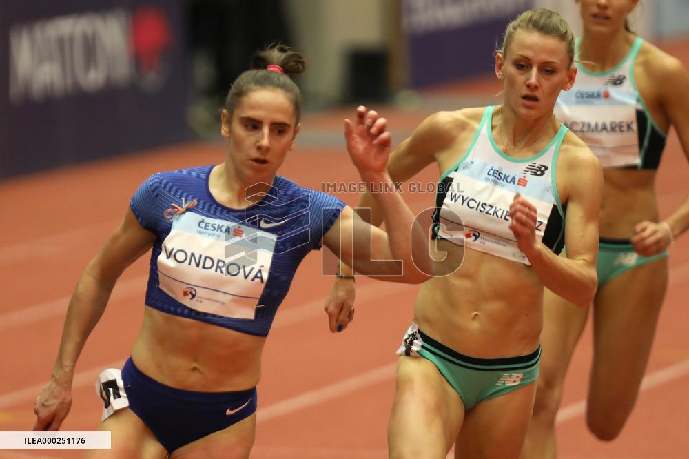Lada Vondrova, Patrycja Wyciszkiewicz