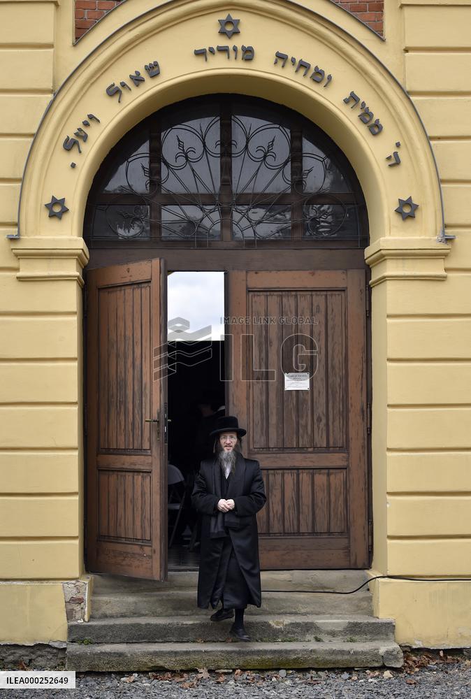 Rabbi Shabbatai ben Meir HaKohen, known as the  Shakh, Holesov, grave