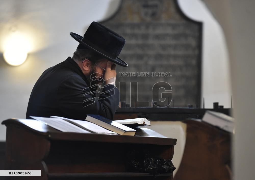 Rabbi Shabbatai ben Meir HaKohen, known as the  Shakh, Holesov, grave