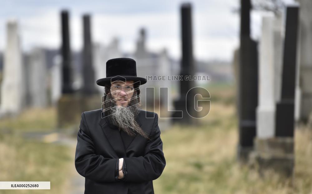 Rabbi Shabbatai ben Meir HaKohen, known as the  Shakh, Holesov, grave
