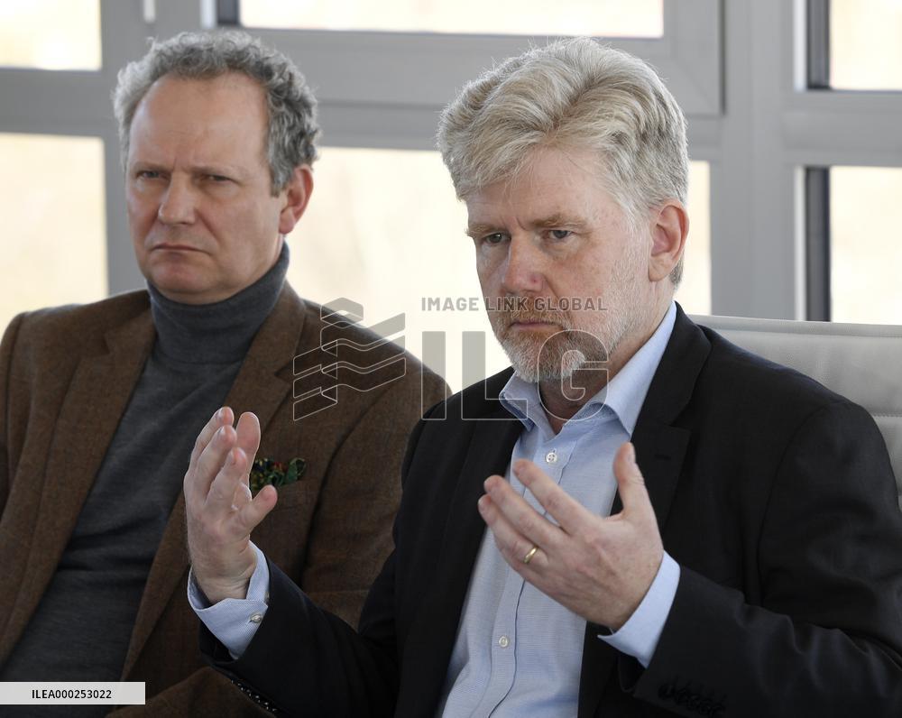 Petr Sklenicka, Pavel Lindovsky