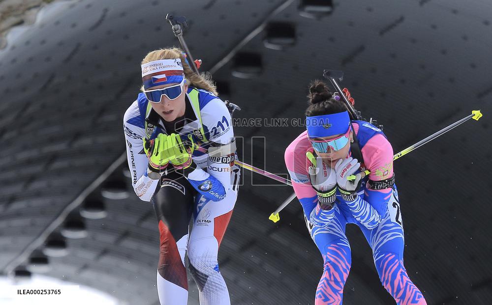 Marketa Davidova, Larisa Kuklina