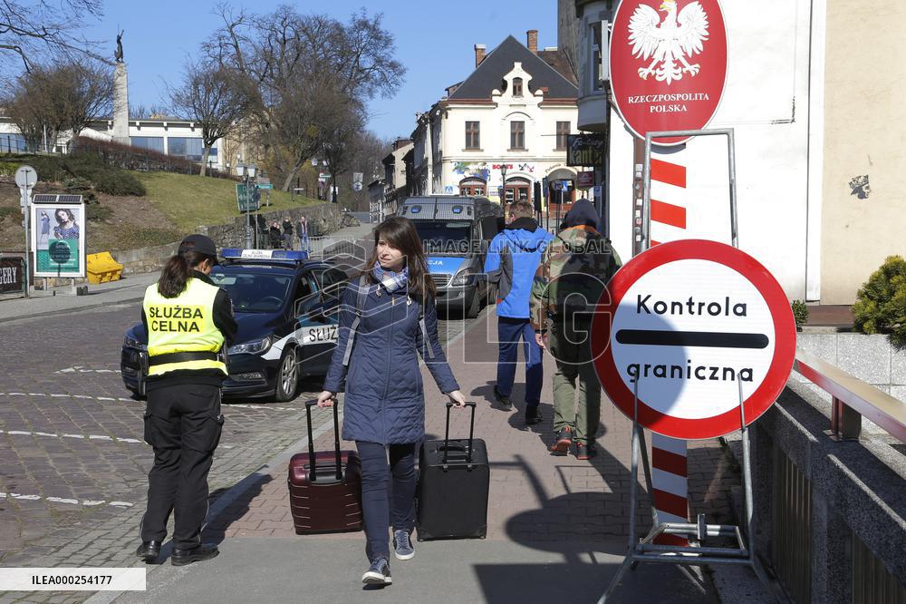 Restrictions on cross-border traffic due to coronavirus outbreaks in Poland