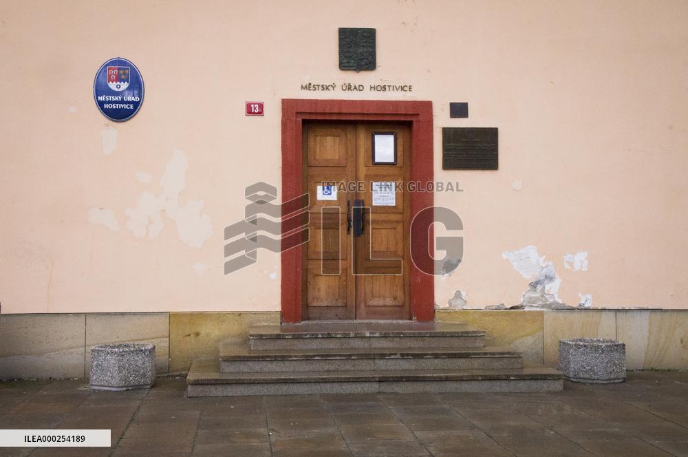 Hostivice Chateau, town hall