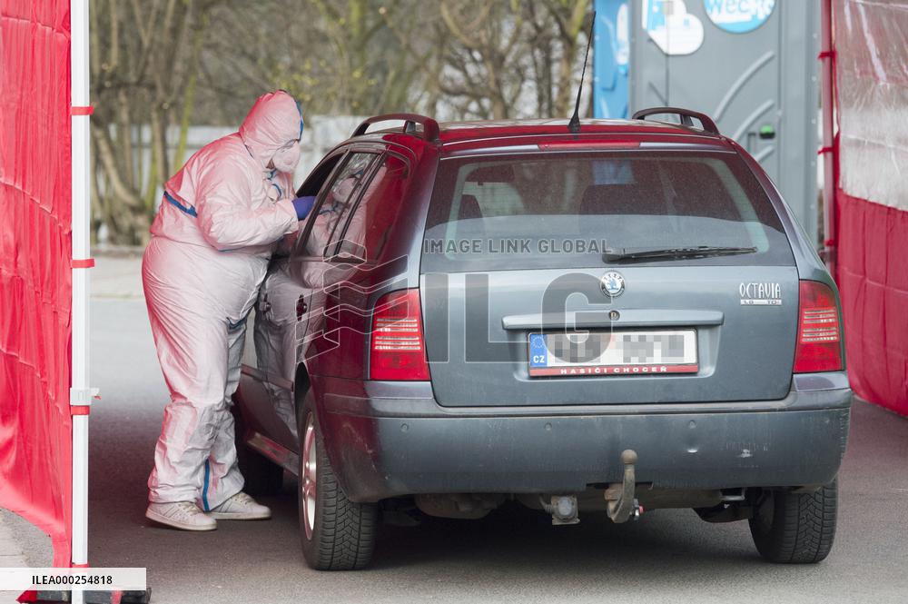 drive-through COVID-19 testing station, Regional Hospital Pardubice
