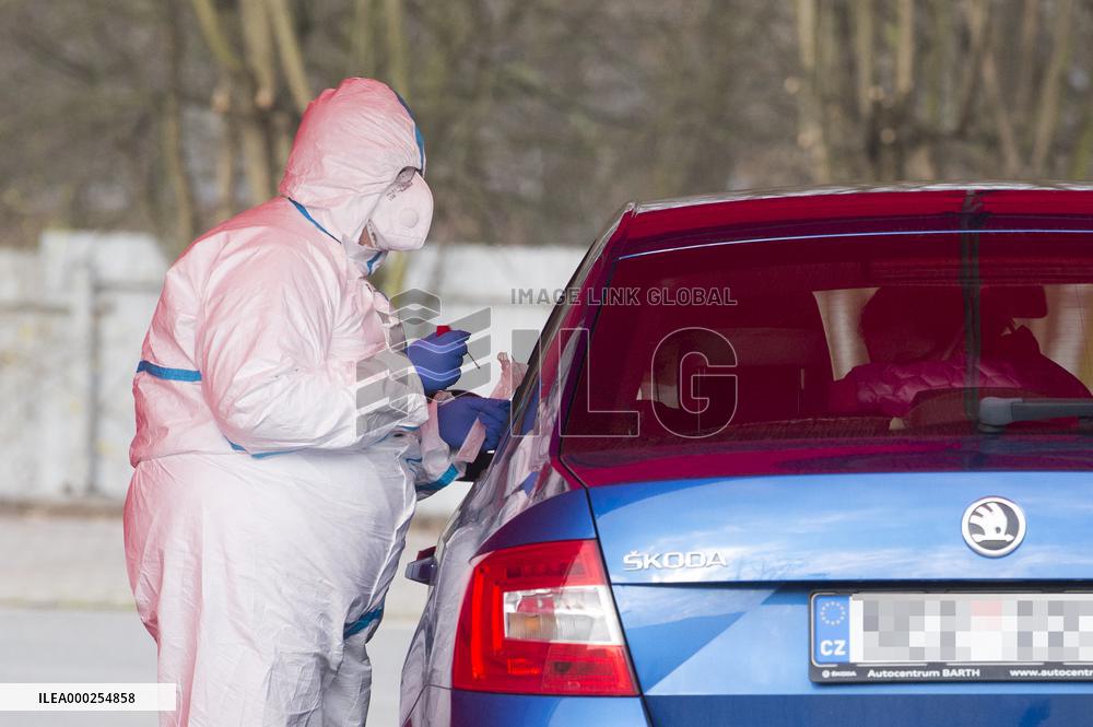 drive-through COVID-19 testing station, Regional Hospital Pardubice