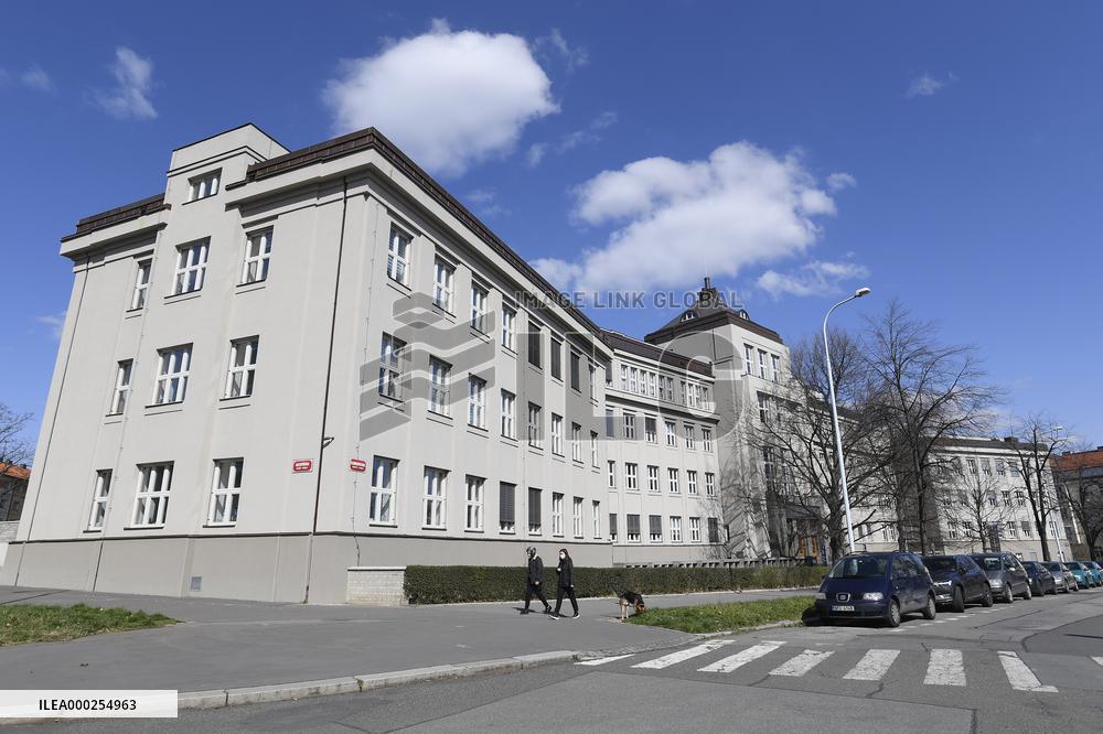 Institute of Organic Chemistry and Biochemistry of the Czech Academy of Sciences (IOCB Prague)