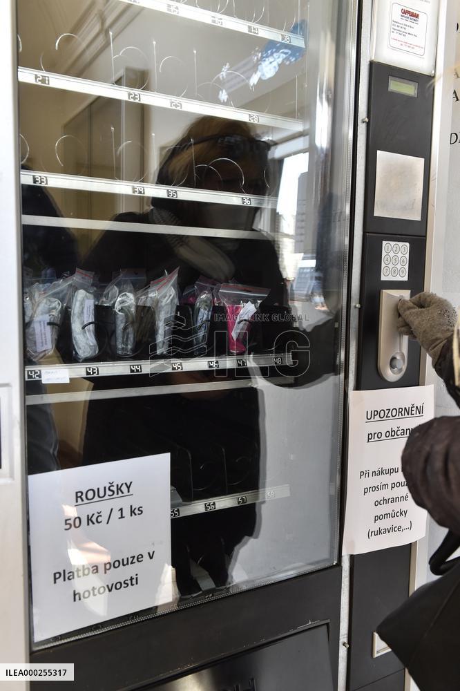 vending machine with protection face masks, mask, automat