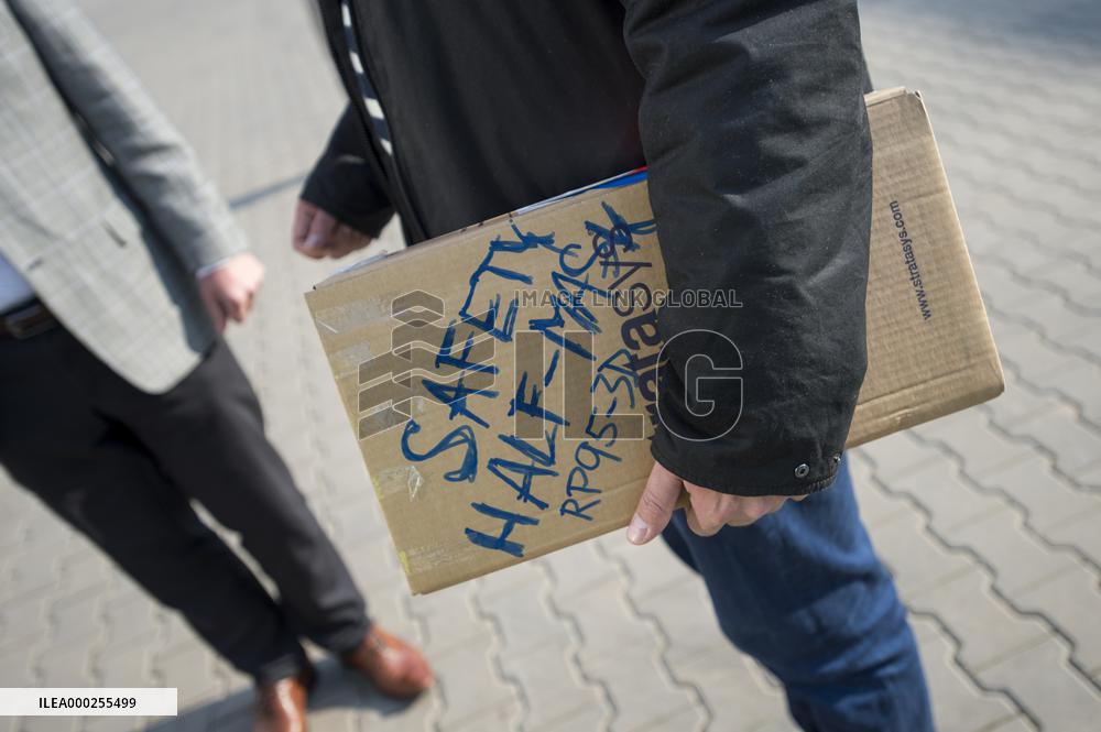 Tomas Petricek, Czechia sending protective suits to Spain, Italy each