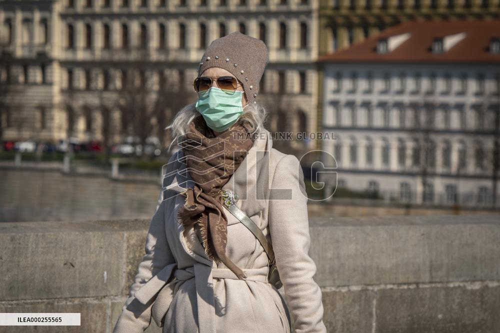 Charles Bridge, face mask, pedestrian, veil, medical mask